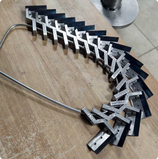 Extruder knives/blades